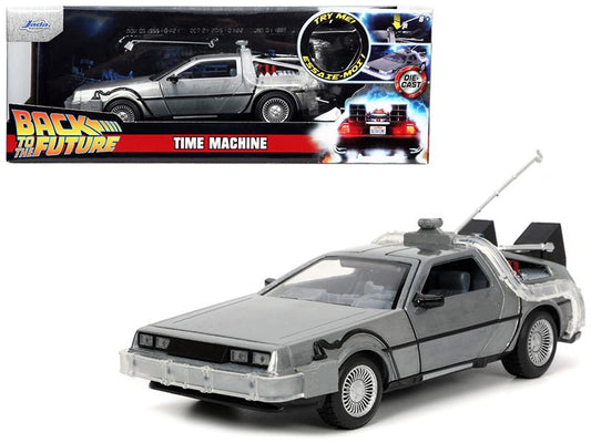 DELOREAN TIME MACHINE (1:24) BACK TO THE FUTURE 1 W/WORKING LIGHTS --